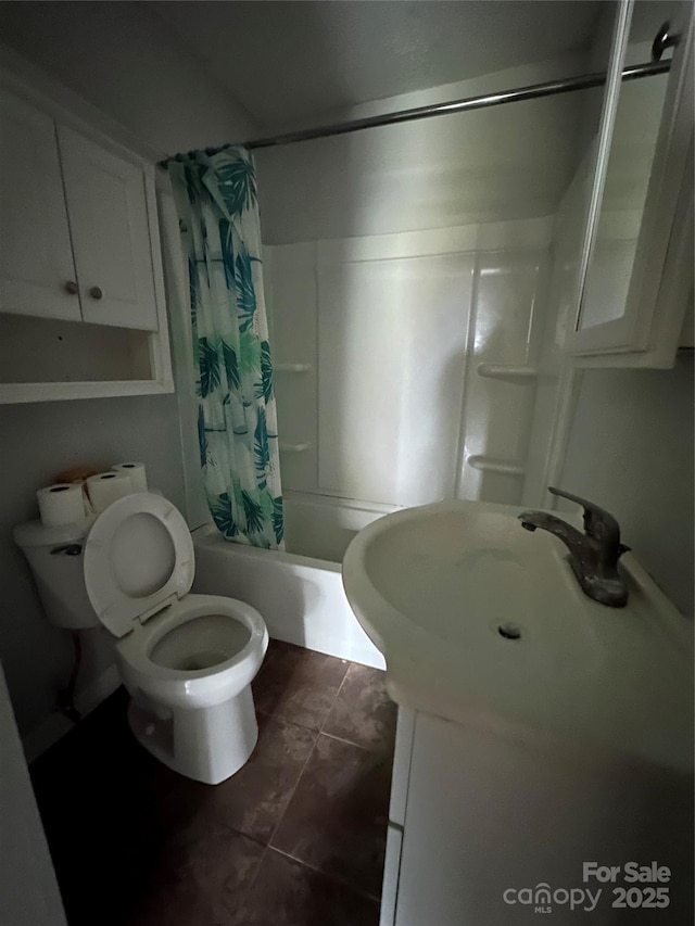 bathroom with toilet, shower / bathtub combination with curtain, and vanity