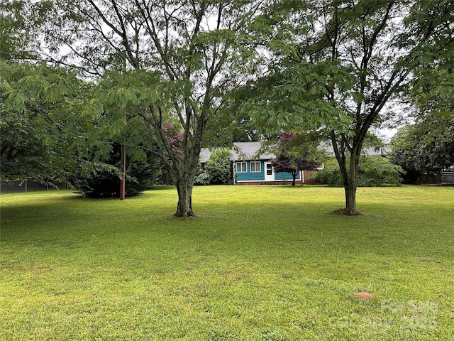 2009 Hickory Grove Rd, Gastonia, NC 28056 - view of grassy yard