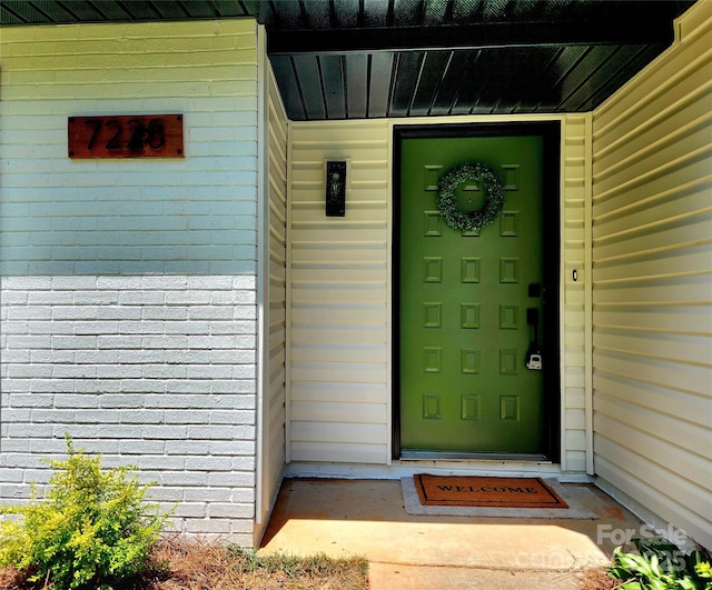 7228 Rollingridge Dr, Charlotte, NC 28211 - view of doorway to property