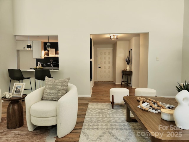 7228 Rollingridge Dr, Charlotte, NC 28211 - living area with wood finished floors and baseboards
