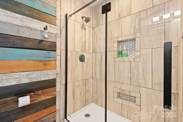 full bathroom featuring a stall shower