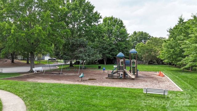 8605 Tamarron Dr, Charlotte, NC 28277 - community play area with a lawn