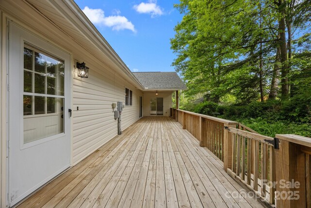16 Lake Forest Ln, Hendersonville, NC 28739 - view of deck