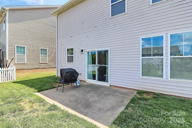 8916 Inverness Bay Rd, Charlotte, NC 28278 - back of house with a patio and a yard
