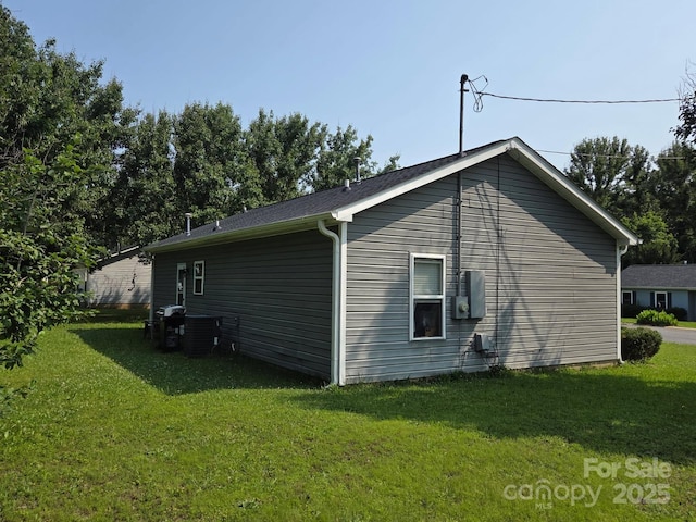290 Greentree Dr, Rock Hill, SC 29730 - view of side of property featuring a lawn and central AC