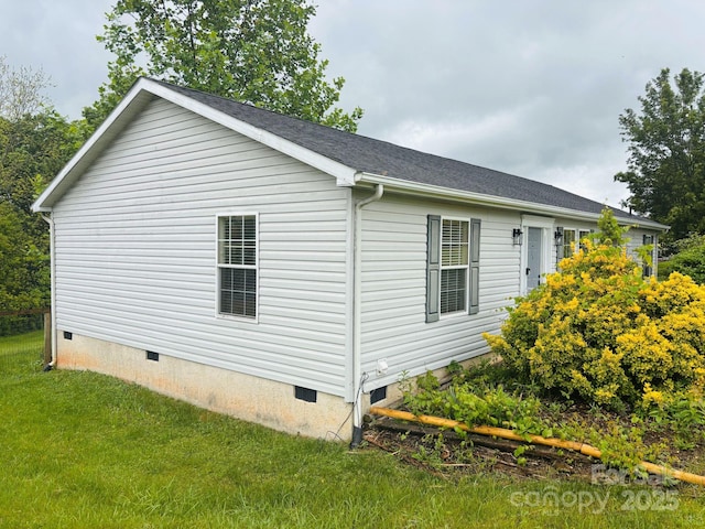 16 English Oaks Dr, Candler, NC 28715 - view of side of home featuring crawl space and a yard