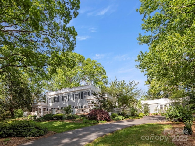 316 Vanderbilt Rd, Asheville, NC 28803 - view of front of home featuring a front yard