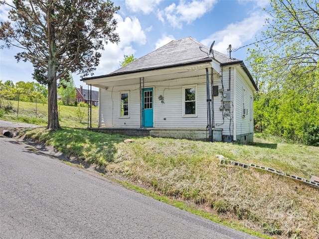 1224 Phillipsville Loop, Canton, NC 28716 - view of front of house with a porch and a front yard