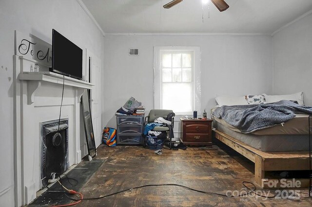 514 S Martin St, Shelby, NC 28150 - bedroom featuring ornamental molding, a ceiling fan, and wood finished floors