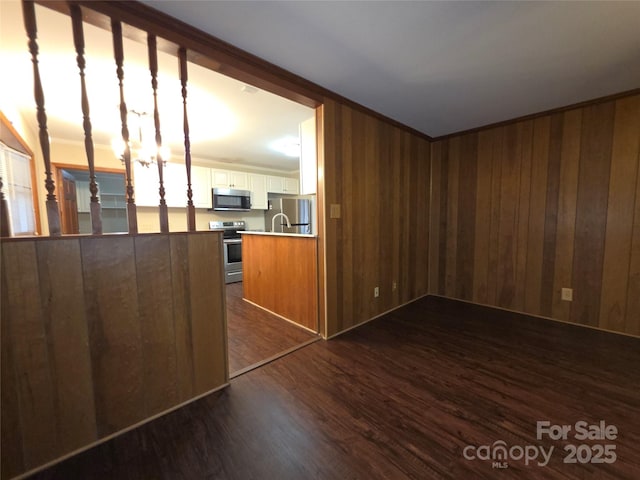 3316 Mckee Rd, Charlotte, NC 28270 - reception featuring wooden walls and ornamental molding