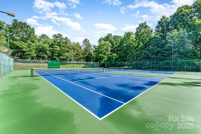 10322 Stoneykirk Ln, Charlotte, NC 28269 - view of tennis court with fence