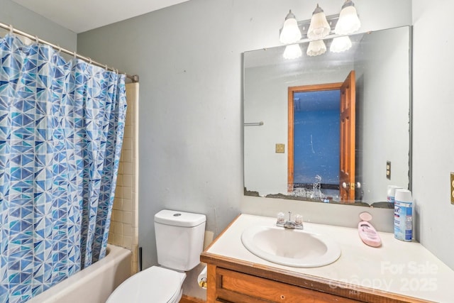8504 Knollwood Cir, Charlotte, NC 28213 - full bath with vanity, shower / bath combo with shower curtain, and toilet