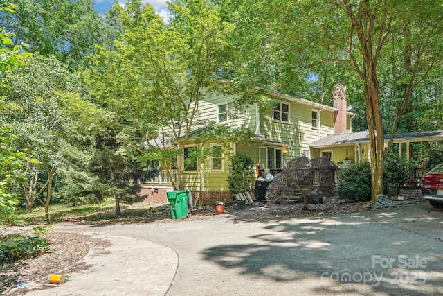 8504 Knollwood Cir, Charlotte, NC 28213 - view of front of home featuring a chimney