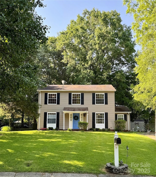 11718 Battery Pl, Charlotte, NC 28273 - colonial house with a front lawn