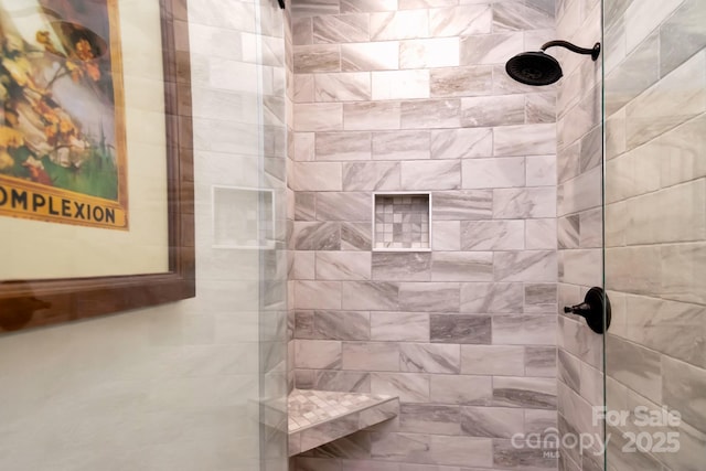 5688 Winding River Rd, Lenoir, NC 28645 - full bathroom featuring tiled shower