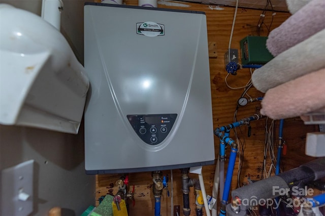 212 Vance Ave, Black Mountain, NC 28711 - detailed view of tankless water heater