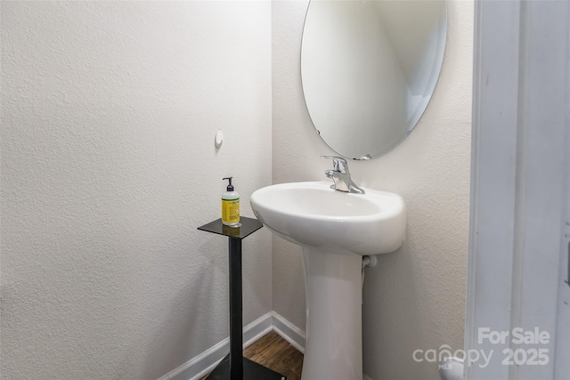 2009 Talbert Ct, Charlotte, NC 28214 - bathroom featuring wood finished floors