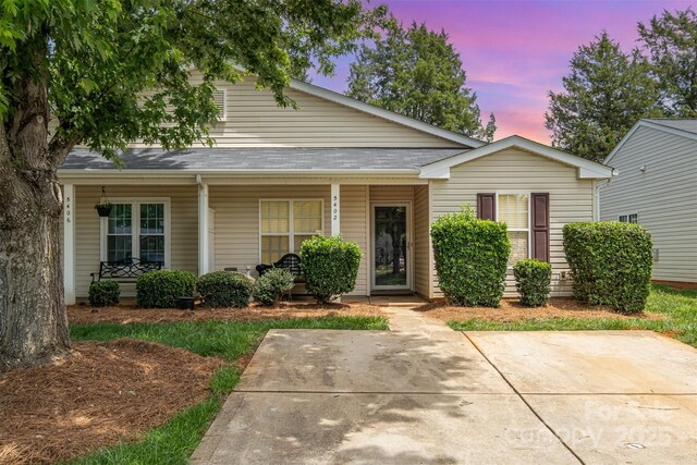 5402 Harris Cove Dr, Charlotte, NC 28269 - photo 1
