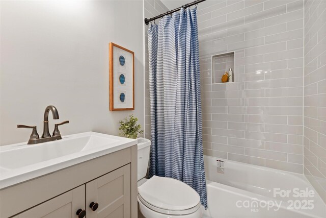 1096 Palmyra Dr, Tega Cay, SC 29708 - bathroom with shower / bath combo and vanity