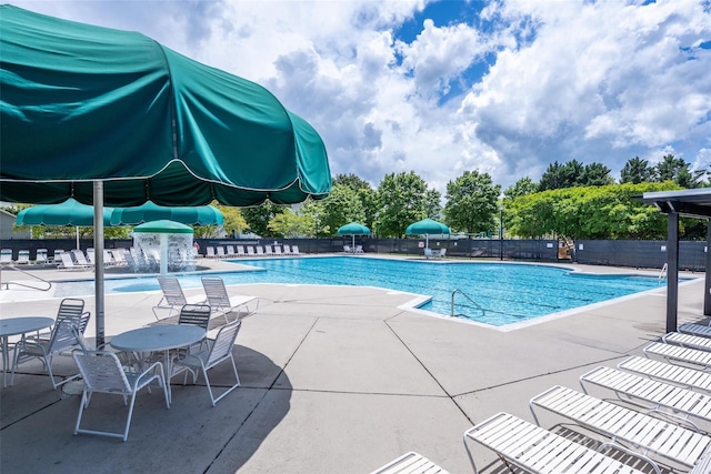 19539 Denae Lynn Dr, Cornelius, NC 28031 - community pool with a patio