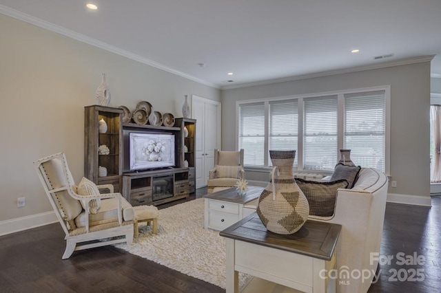 14503 Crest Ct, Charlotte, NC 28278 - living area with wood finished floors, ornamental molding, and recessed lighting