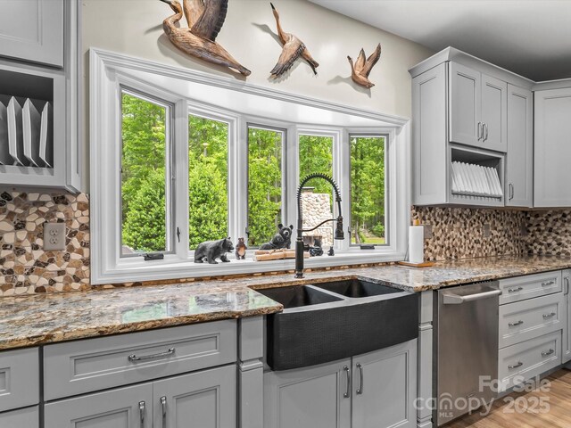 4290 Black Bear Trl, Morganton, NC 28655 - kitchen featuring a sink, backsplash, and healthy amount of natural light