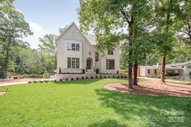 view of front of house with a front yard