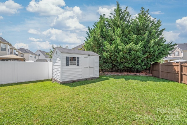 14104 Kendrick Cross Rd, Charlotte, NC 28273 - view of yard featuring a residential view