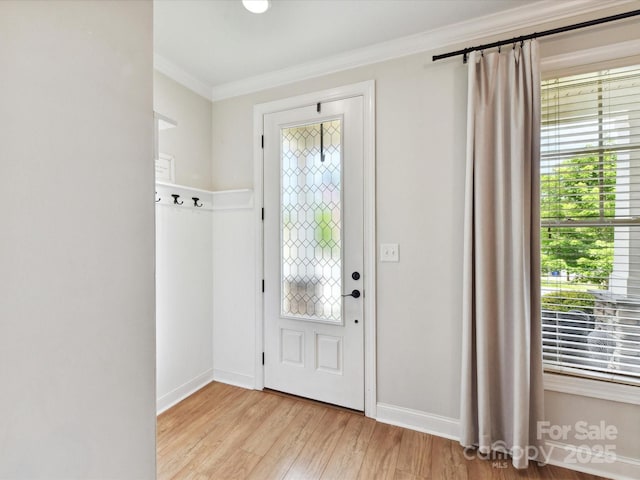 3801 Creek Ridge Dr, Denver, NC 28037 - entryway featuring crown molding, light wood-type flooring, and baseboards