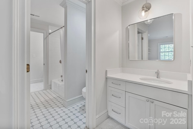 4920 Parview Dr S, Charlotte, NC 28226 - bathroom with toilet, ornamental molding, baseboards, vanity, and bathtub / shower combination