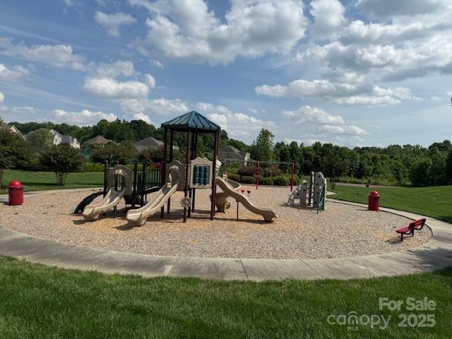 410 Deer Brush Ln, Waxhaw, NC 28173 - community play area with a yard