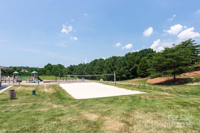 10911 Skymont Dr, Huntersville, NC 28078 - view of community featuring volleyball court, a yard, and a forest view