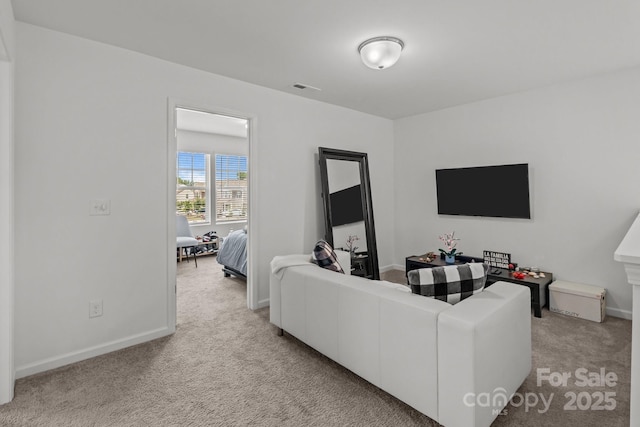 9132 Colwick Hill Ln, Charlotte, NC 28215 - living area featuring light carpet and baseboards