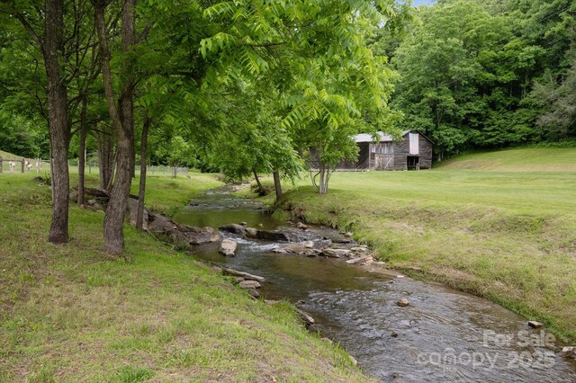 942 Paint Fork Rd, Mars Hill, NC 28754