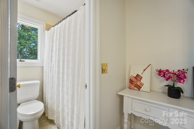 469 Valley Run Dr, Waxhaw, NC 28173 - full bathroom featuring toilet and a shower with shower curtain