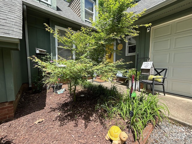 2815 Penny Park Dr, Gastonia, NC 28052 - view of yard featuring a garage