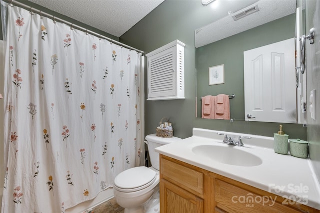 2023 E Park Dr, Lancaster, SC 29720 - full bathroom featuring a textured ceiling, toilet, vanity, and a shower with shower curtain