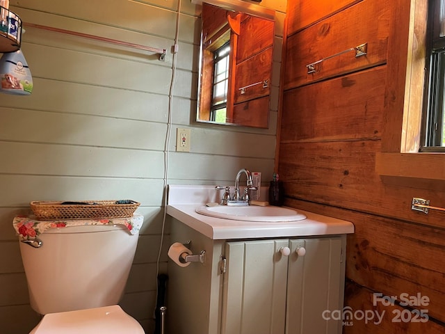 36 Luther Franklin Ln, Newland, NC 28657 - bathroom featuring vanity and toilet