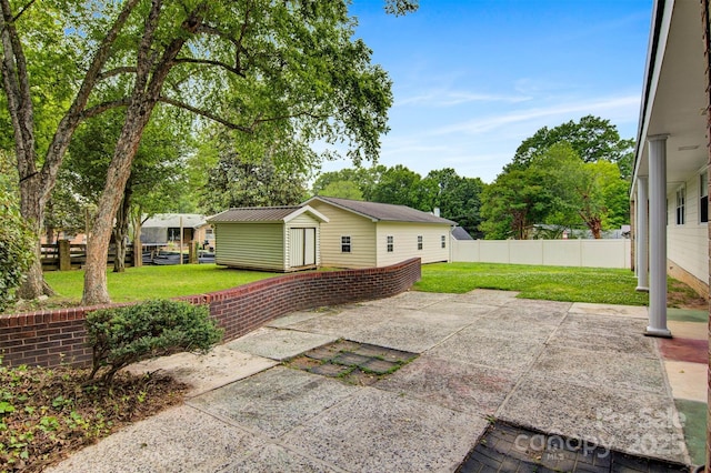 467 16th Ave NW, Hickory, NC 28601 - view of patio / terrace with a storage shed and an outdoor structure