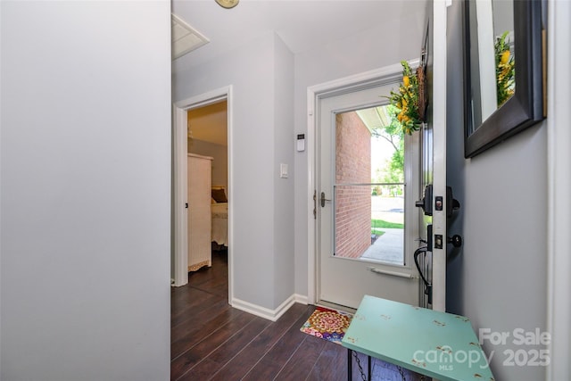 9239 N Vicksburg Park Ct, Charlotte, NC 28210 - entryway featuring dark wood finished floors and baseboards