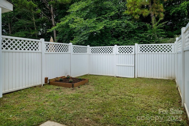 15042 Deshler Ct, Charlotte, NC 28273 - view of yard with a garden
