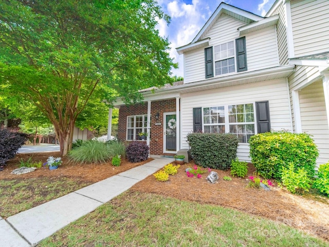 3446 Broadwick St, Charlotte, NC 28213 - traditional-style home with brick siding