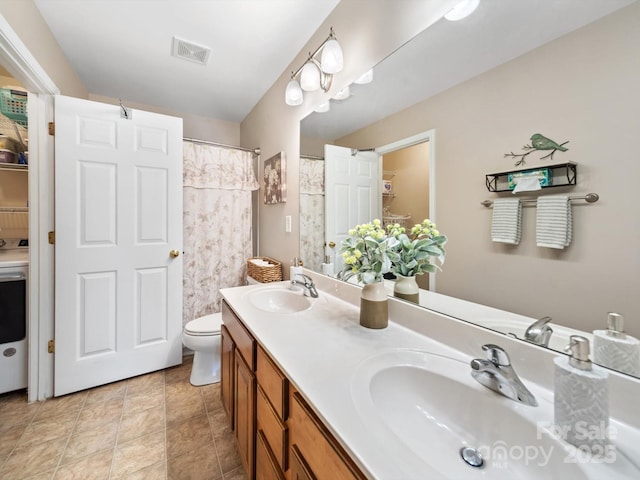 3446 Broadwick St, Charlotte, NC 28213 - full bath featuring toilet, double vanity, and curtained shower