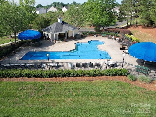 3446 Broadwick St, Charlotte, NC 28213 - community pool with a patio