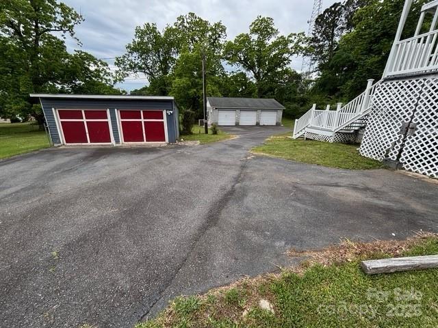103 Duke St, Great Falls, SC 29055 - view of asphalt driveway