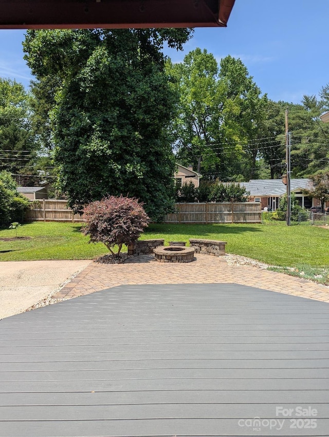 715 Gentry Pl, Charlotte, NC 28210 - deck with an outdoor fire pit