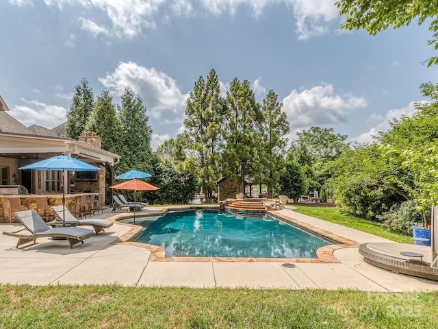1404 Lookout Cir, Waxhaw, NC 28173 - swimming pool featuring a patio and a hot tub