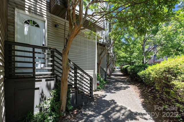 415 W 7th St Unit H, Charlotte, NC 28202 - view of home's exterior with stairs