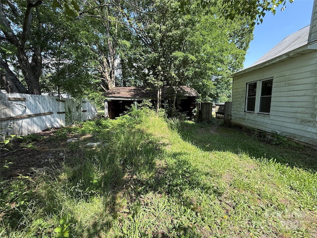1445 33rd St SW, Hickory, NC 28602 - view of yard featuring fence