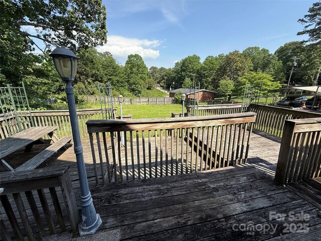 1445 33rd St SW, Hickory, NC 28602 - view of wooden terrace
